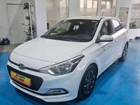 Usado Hyundai i20 Style 100 CV (73 kW) 2018 Blanco Berlina