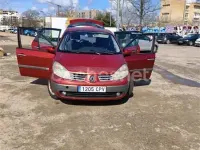 Usado Renault Scénic Dynamique 120 CV (88 kW) 2004 Rojo Monovolumen