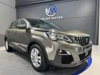 Usado Peugeot 5008 Active 131 CV (96 kW) 2020 Verde SUV