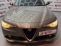 Usado Alfa Romeo Giulia Super 150 CV (110 kW) 2017 Beige Berlina