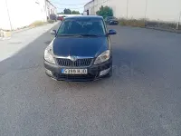 Usado Skoda Fabia Ambition 75 CV (55 kW) 2012 Azul Berlina