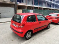 Usado Hyundai Getz 63 CV (46 kW) 2003 Rojo Utilitario