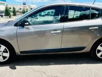 Usado Renault Mégane Dynamique 105 CV (77 kW) 2010 Gris / plata Berlina