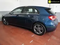 Usado Mercedes A180 116 CV (85 kW) 2020 Azul Berlina