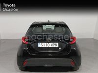 Usado Toyota Yaris Hybrid Active 116 CV (85 kW) 2024 Negro Berlina