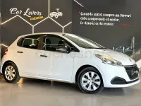 Usado Peugeot 208 Active 82 CV (60 kW) 2015 Blanco Utilitario