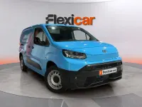 Usado Toyota Proace City City 102 CV (75 kW) 2025 Azul Monovolumen
