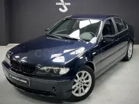Usado BMW 320 Sport Line 150 CV (110 kW) 2003 Azul Berlina