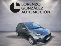 Usado Toyota Yaris Edition 125 CV (91 kW) 2023 Gris Utilitario