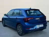 Usado VW Polo Life 95 CV (69 kW) 2022 Azul Utilitario
