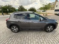 Usado Peugeot 2008 Allure 110 CV (80 kW) 2017 Gris / plata SUV