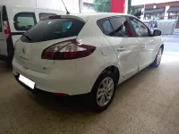 Usado Renault Mégane IV LIMITED 95 CV (69 kW) 2016 Blanco Berlina