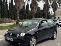 Usado VW Polo Highline 75 CV (55 kW) 2004 Negro Utilitario