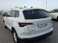 Usado Skoda Karoq Ambition 150 CV (110 kW) 2022 Blanco SUV
