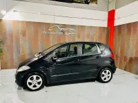 Usado Mercedes A180 Classic 109 CV (80 kW) 2005 Negro Monovolumen