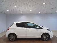 Usado Toyota Yaris Active 111 CV (81 kW) 2019 Blanco Berlina