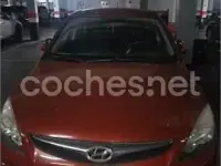 Usado Hyundai i30 Comfort 90 CV (66 kW) 2012 Rojo Berlina