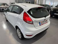 Usado Ford Fiesta Trend 75 CV (55 kW) 2017 Blanco Berlina