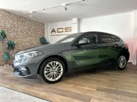 Usado BMW 118 Comfort Edition 150 CV (110 kW) 2021 Gris / plata Utilitario