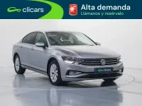 Usado VW Passat 120 CV (88 kW) 2020 Gris / plata Berlina