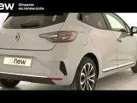 Usado Renault Clio V Techno 101 CV (74 kW) 2025 Gris Berlina