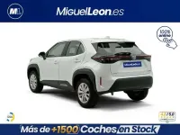 Usado Toyota Yaris Cross Active 116 CV (85 kW) 2024 Blanco SUV