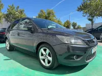 Usado Ford Focus Trend 115 CV (84 kW) 2009 Gris / plata Berlina