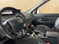 Usado Renault Scénic III Bose Edition 131 CV (96 kW) 2015 Gris Monovolumen