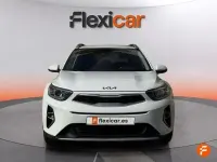Usado Kia Stonic 84 CV (61 kW) 2022 Blanco SUV