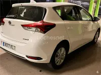 Usado Toyota Auris Hybrid Active 136 CV (100 kW) 2018 Blanco Berlina