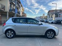 Usado Kia Ceed 115 CV (84 kW) 2007 Gris / plata Utilitario