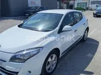 Usado Renault Mégane Dynamique 110 CV (80 kW) 2011 Blanco Berlina