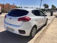 Używany Kia Ceed Plus 100 KM (73 kW) 2017 Biały Hatchback