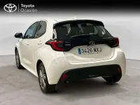 Usado Toyota Yaris Active 116 CV (85 kW) 2024 Blanco Utilitario