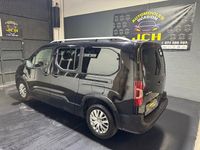 Usado Peugeot Rifter Active 130 CV (95 kW) 2019 Negro Monovolumen