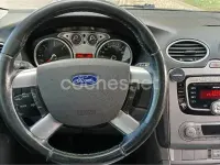 Usado Ford Focus Trend 90 CV (66 kW) 2010 Marrón Berlina