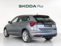 Usado Skoda Scala Selection 115 CV (84 kW) 2024 Gris Utilitario