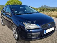 Usado Ford Focus Ghia 109 CV (80 kW) 2006 Azul Berlina