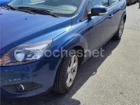 Usado Ford Focus Trend 109 CV (80 kW) 2010 Azul Familiar