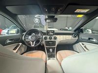 Usado Mercedes A180 Urban 109 CV (80 kW) 2015 Negro Berlina