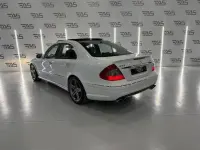 Usado Mercedes E63 AMG AMG 514 CV (378 kW) 2006 Blanco Berlina