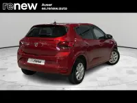 Usado Dacia Sandero Comfort 91 CV (66 kW) 2021 Rojo Berlina
