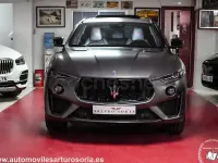 Usado Maserati Levante 580 CV (426 kW) 2020 Gris / plata SUV