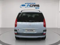 Usado Peugeot 807 120 CV (88 kW) 2006 Verde Monovolumen