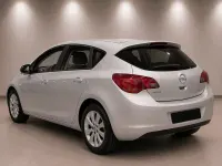 Usado Opel Astra Enjoy 115 CV (84 kW) 2010 Gris / plata Berlina