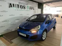 Usado Kia Rio 85 CV (62 kW) 2013 Azul Berlina