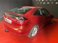 Usado Mercedes C200 Classic 163 CV (119 kW) 2002 Granate Berlina
