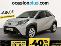 Usado Toyota Aygo Play 72 CV (52 kW) 2024 Gris Utilitario