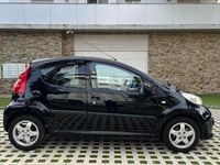 Usado Peugeot 107 68 CV (50 kW) 2009 Negro Utilitario