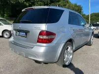 Usado Mercedes ML320 AMG Edition 1 224 CV (164 kW) 2008 Gris / plata SUV